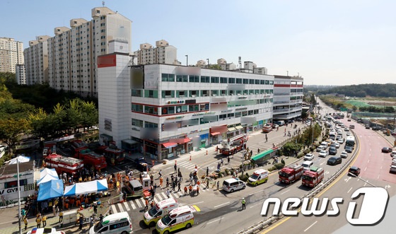 24일 오전 9시 3분쯤 경기 김포시 풍무동의 한 요양병원에서 화재가 발생, 노인 2명이 숨지는 사고가 발생했다. 사고가 발생한 요양병원의 모습(사진=뉴스1 정진욱 기자)
