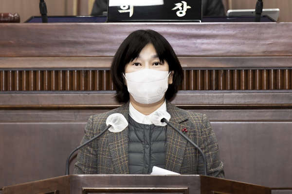 16일 열린 김포시의회 제221회 정례회에서 5뷴 자유발언을 하고 있는 유영숙 의원.(사진=김포시의회)